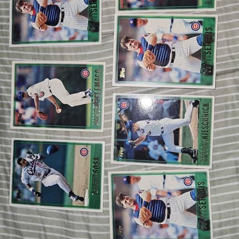 1997 Topps Chicago Cubs Baseball Card Lot featuring Sammy Sosa